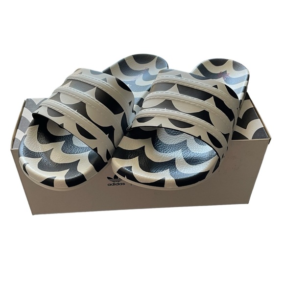 Adidas Women’s Marimekko Adilette Slides Wave Print Black and White - Picture 4 of 16